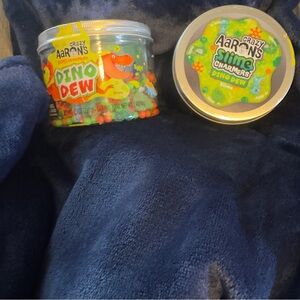 Dino Dew Slime Charmers - Green and Orange set of 2